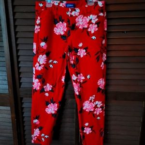 Old Navy Red Floral Pixie Mid-Rise Ankle pants